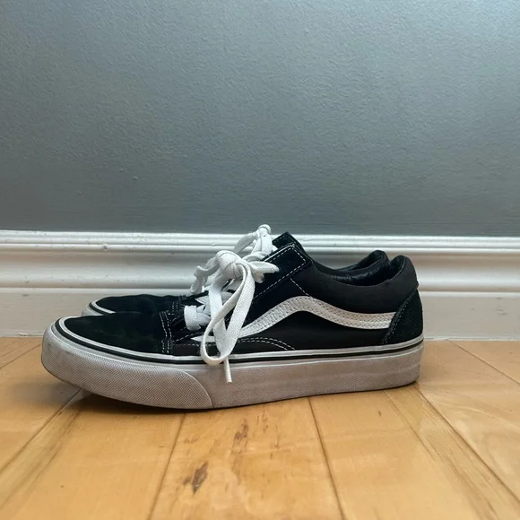 Vans Classic Black and White Skate Shoes - Picture 4 of 8